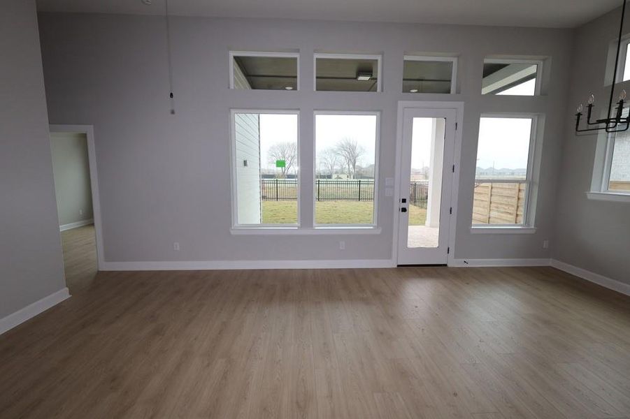 Spacious, unfurnished interior of a new home in , Manvel (Image 7).
