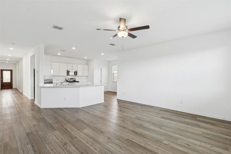 Image 21 of a home in Linden Hills: Classic Collection. Image 21 of a home in Linden Hills: Classic Collection.