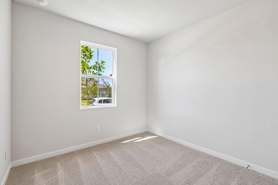 Spacious, unfurnished interior of a new home in Avery Centre, Round Rock (Image 17).