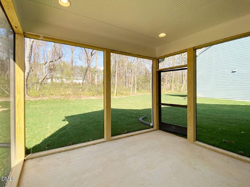 LV17 Screened Porch LV17 Screened Porch