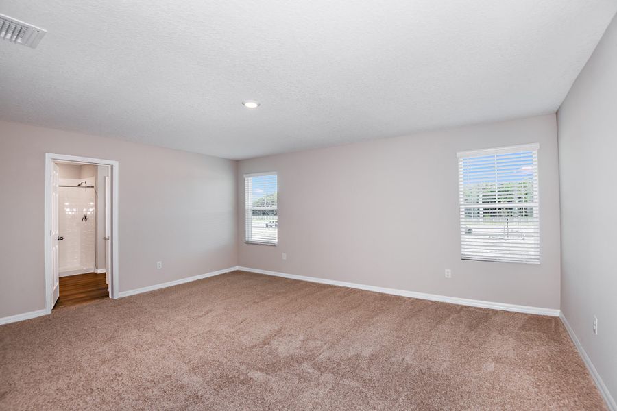Spacious, unfurnished interior of a new home in Two Rivers, Zephyrhills (Image 20).