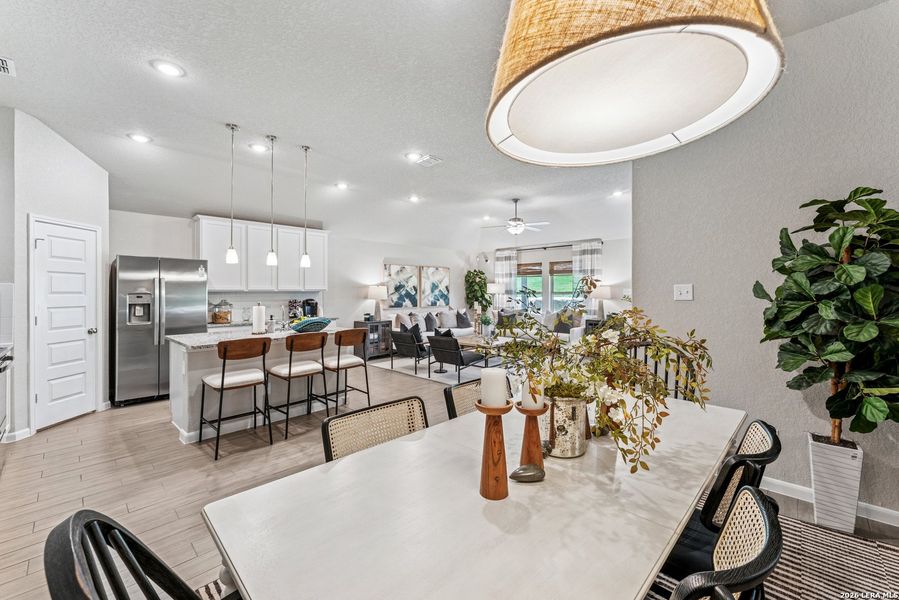 Furnished interior view inside a new home in Cinco Lakes, San Antonio (Image 3).