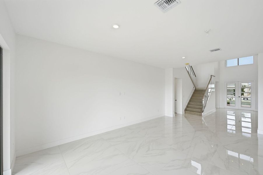 32-web-or-mls-10146-royal-ascot-ave