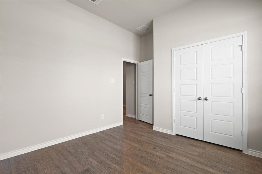 Spacious, unfurnished interior of a new home in Rocky Creek Crossing, Fort Worth (Image 14).