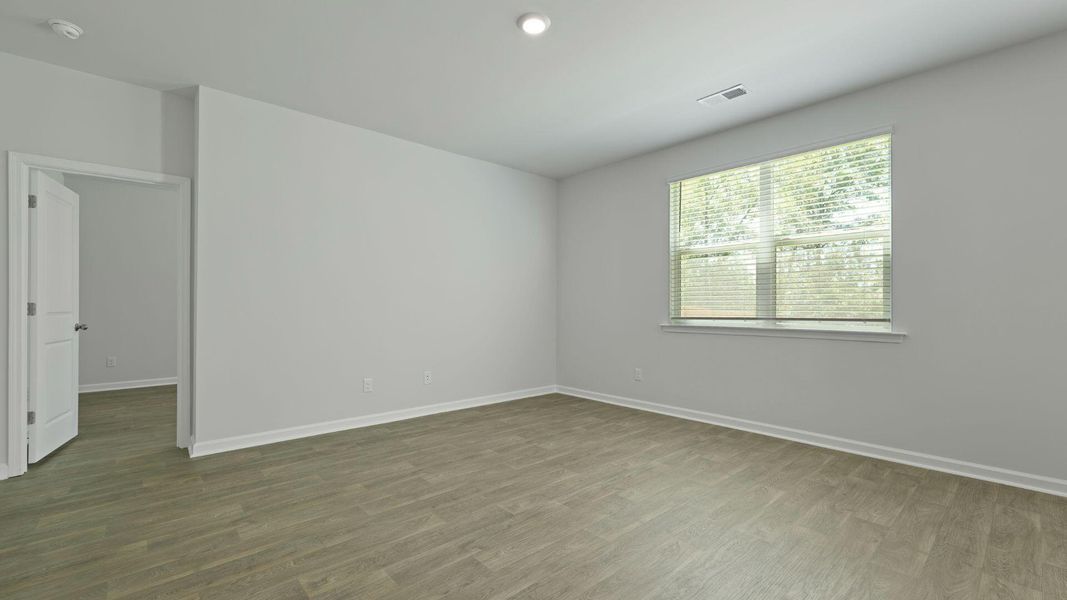 Spacious, unfurnished interior of a new home in Lakeview at Kitfield, Moncks Corner (Image 27).