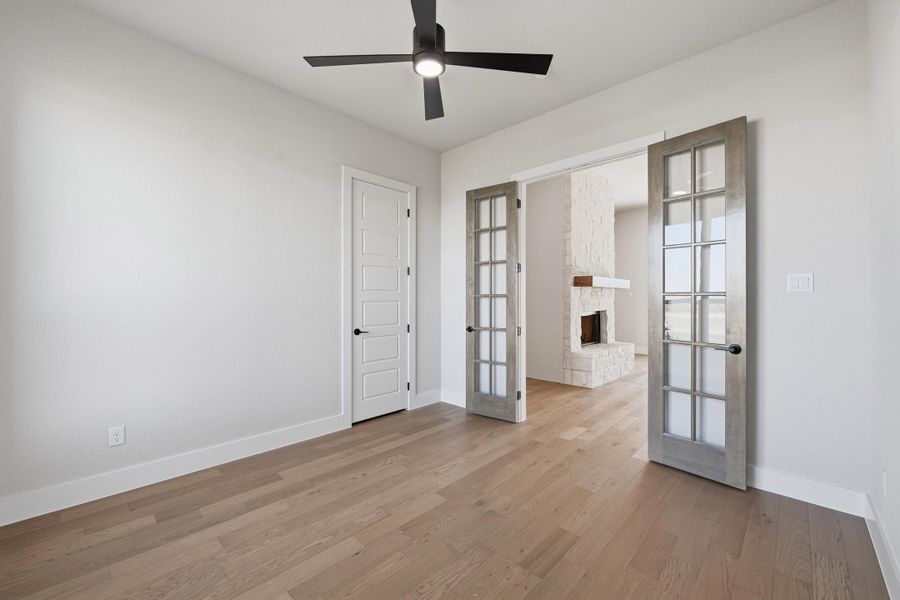 Spacious, unfurnished interior of a new home in Aledo Heights - Aledo ISD, Aledo (Image 23).