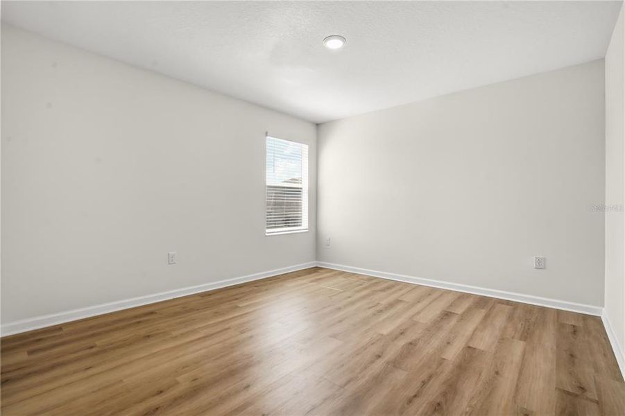 Spacious, unfurnished interior of a new home in Cascades, Davenport (Image 18).