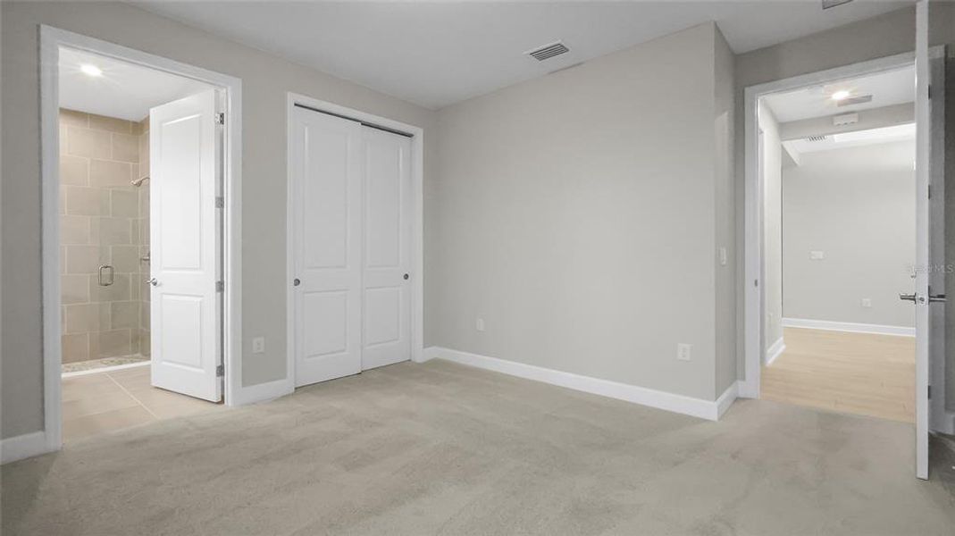 Spacious, unfurnished interior of a new home in Cresswind at Lake Harris, Tavares (Image 20). Spacious, unfurnished interior of a new home in Cresswind at Lake Harris, Tavares (Image 20).