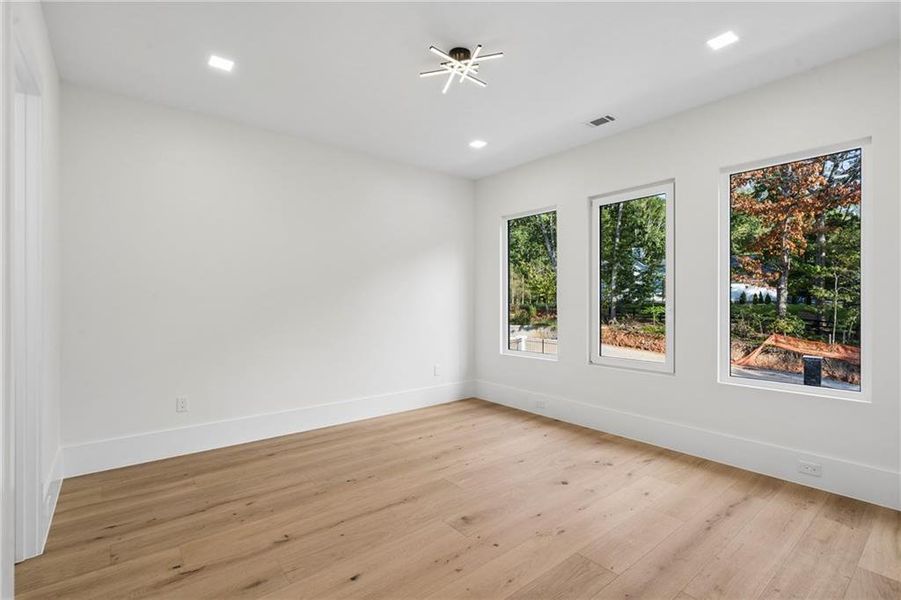 Spacious, unfurnished interior of a new home in , Auburn (Image 52).