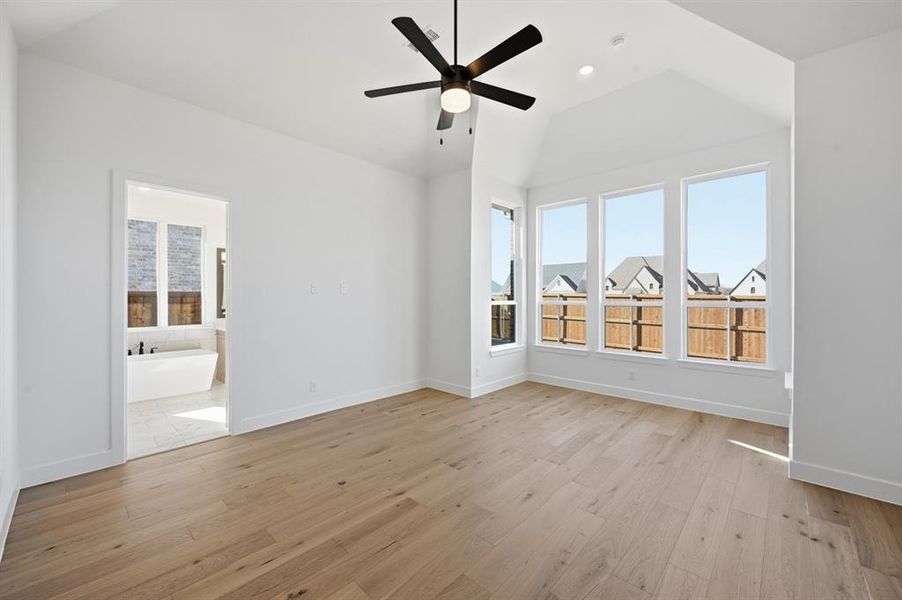 Spacious, unfurnished interior of a new home in Sandbrock Ranch: 70ft. lots, Aubrey (Image 15).