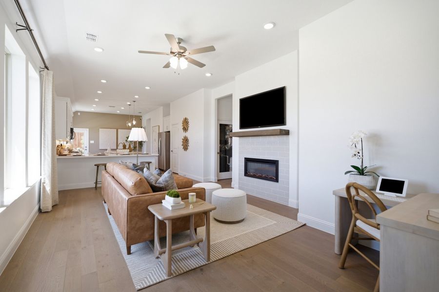 Representative furnished interior of a home built from the Primrose by Beazer Homes in Saratoga, Aubrey (Image 6).