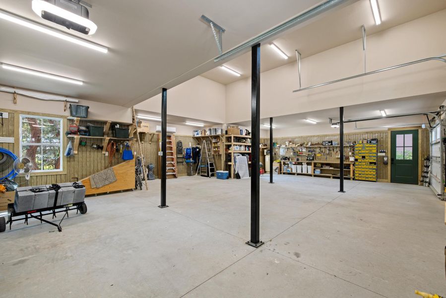 Furnished interior view inside a new home in , Bonneau (Image 52).