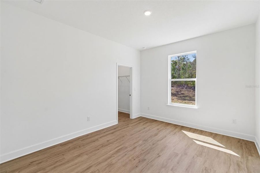 Spacious, unfurnished interior of a new home in , Weeki Wachee (Image 65).