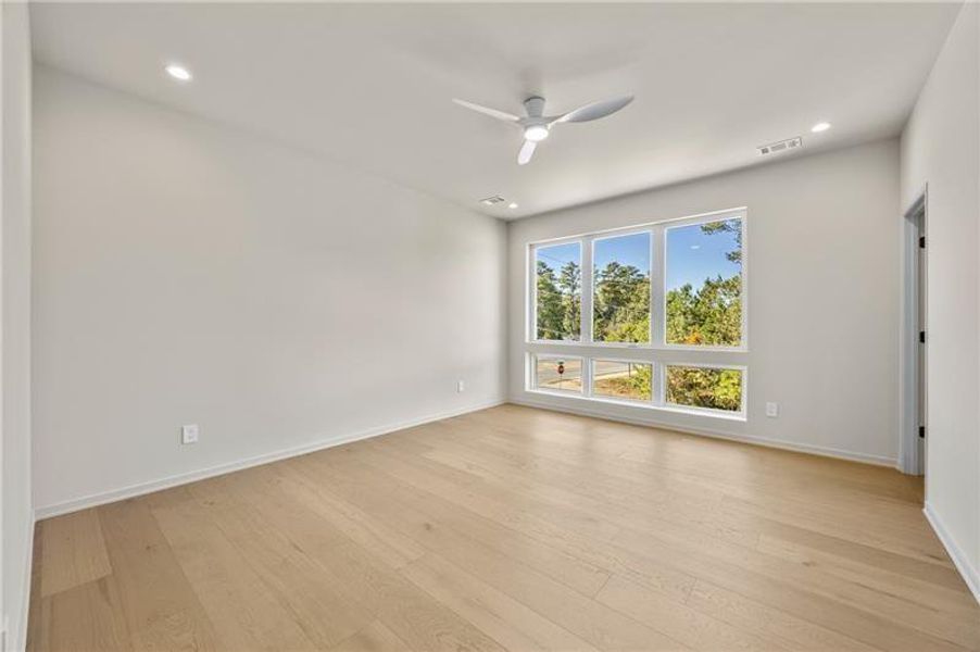 Spacious, unfurnished interior of a new home in , Atlanta (Image 73).