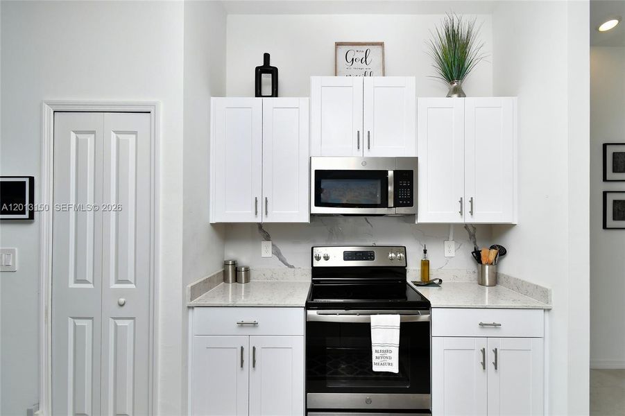 Furnished interior view inside a new home in , Lehigh Acres (Image 10).