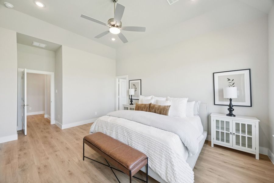 Representative furnished interior of a home built from the Belmont by Centre Living Homes in Lakeway Estates, Waxahachie (Image 14).