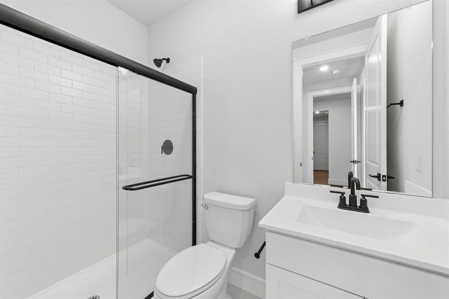 Furnished interior view inside a new home in Lincoln Pointe, Van Alstyne (Image 15).