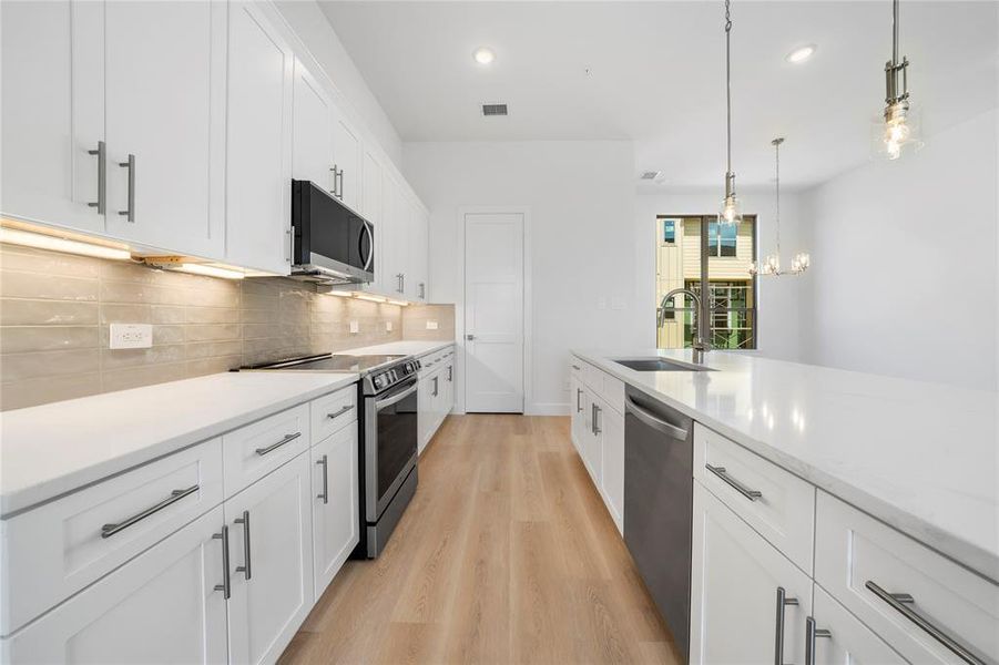 Furnished interior view inside a new home in , Farmers Branch (Image 14).