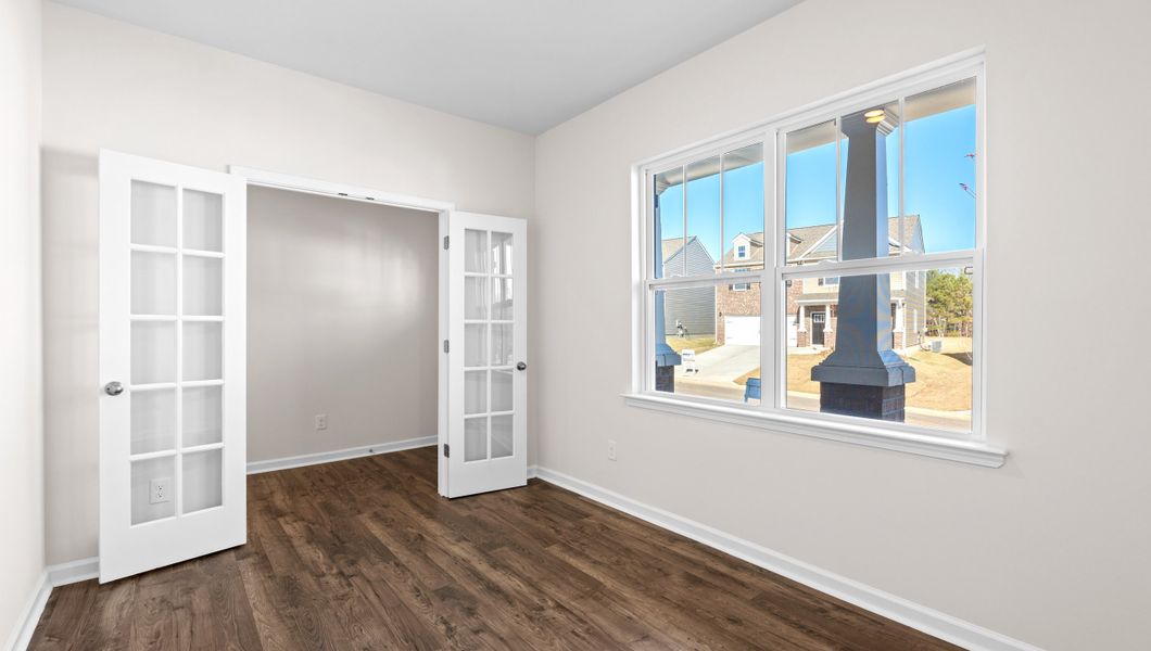 Spacious, unfurnished interior of a new home in Hunters Ridge, Woodruff (Image 14).