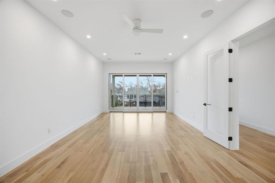 Spacious, unfurnished interior of a new home in , Dallas (Image 23).