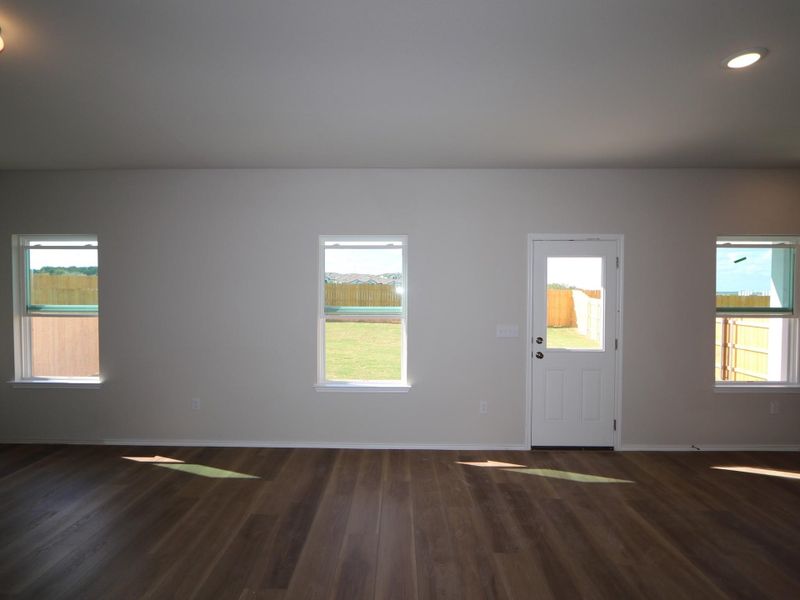 Spacious, unfurnished interior of a new home in Cascades at Onion Creek, Austin (Image 10).