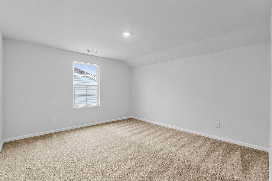 Spacious, unfurnished interior of a new home in Fieldstone, Lexington (Image 30).