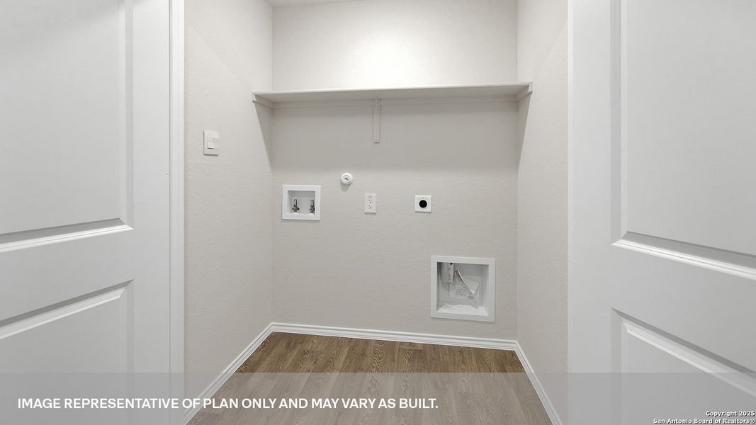 Spacious, unfurnished interior of a new home in Sunset Oaks, Maxwell (Image 9).