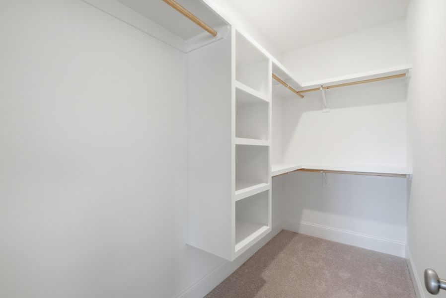 Spacious, unfurnished interior of a new home in Sidbury Landing, Wilmington (Image 29).