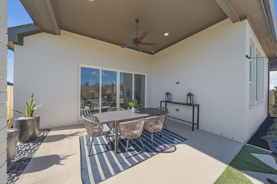 Representative exterior details of a home built from the Hampton by Chesmar Homes in Meridiana 50's and 60's, Manvel (Image 27).