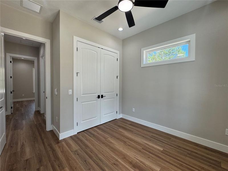 Spacious, unfurnished interior of a new home in , Chiefland (Image 43).