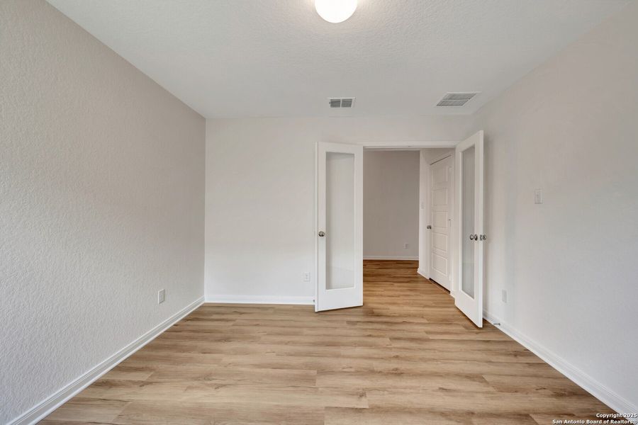 Spacious, unfurnished interior of a new home in Greenspoint Heights, Seguin (Image 16).