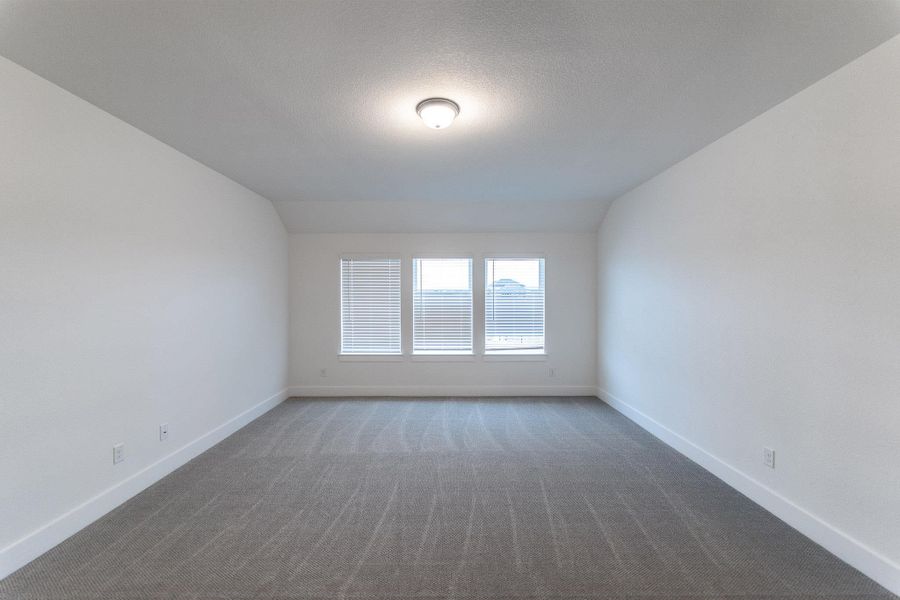 Spacious, unfurnished interior of a new home in Lariat, Liberty Hill (Image 16).