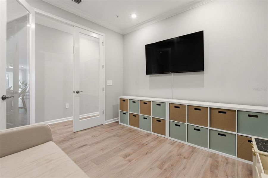 Furnished interior view inside a new home in , Venice (Image 32).