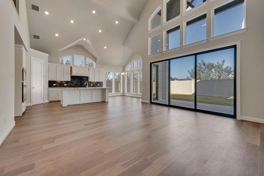 Spacious, unfurnished interior of a new home in Prairie Ridge, Venus (Image 27).