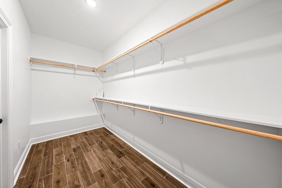 Spacious, unfurnished interior of a new home in Sentinel Ridge, Pace (Image 21).