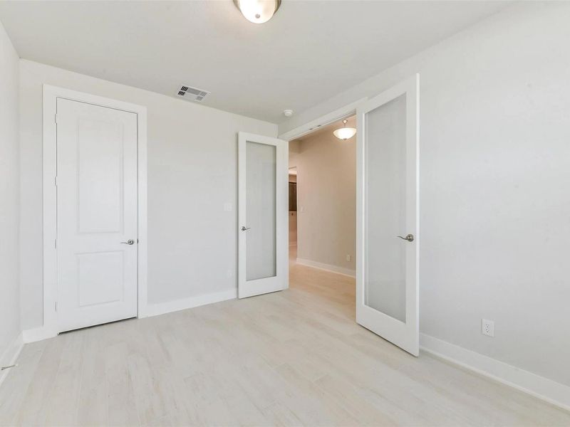 Spacious, unfurnished interior of a new home in Lago Mar, Texas City (Image 20). Spacious, unfurnished interior of a new home in Lago Mar, Texas City (Image 20).