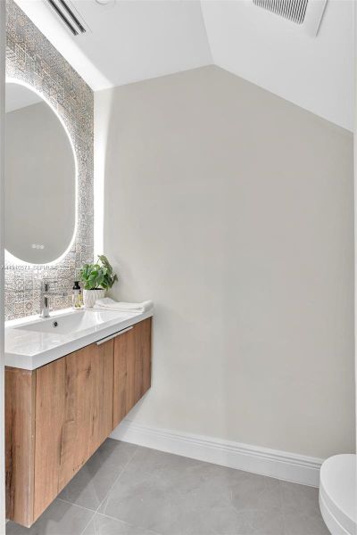 Image 57 of a home in .