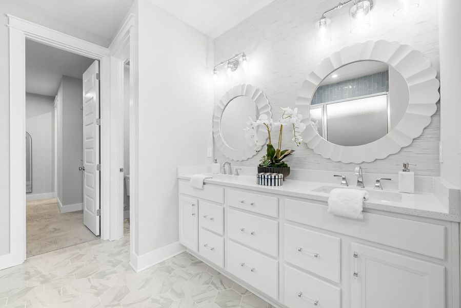 Representative furnished interior of a home built from the Ivy by Fischer Homes in Twin Lakes, Hoschton (Image 19).