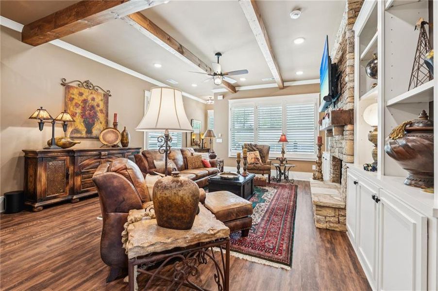 Furnished interior view inside a new home in , Jasper (Image 21).