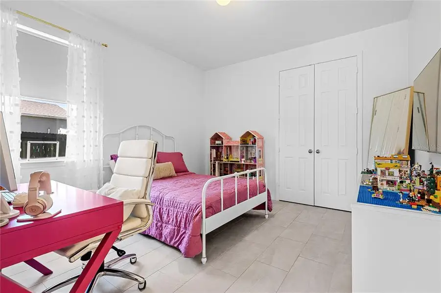 Furnished interior view inside a new home in , Cape Coral (Image 5).