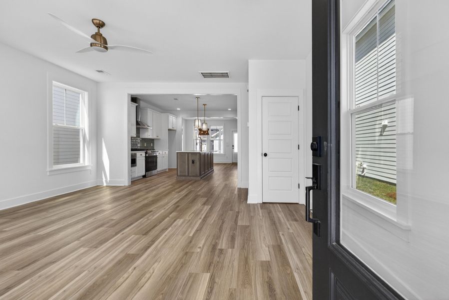 Spacious, unfurnished interior of a new home in , Summerville (Image 12).