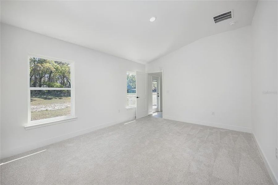 Spacious, unfurnished interior of a new home in Briarwood, Alachua (Image 17). Spacious, unfurnished interior of a new home in Briarwood, Alachua (Image 17).