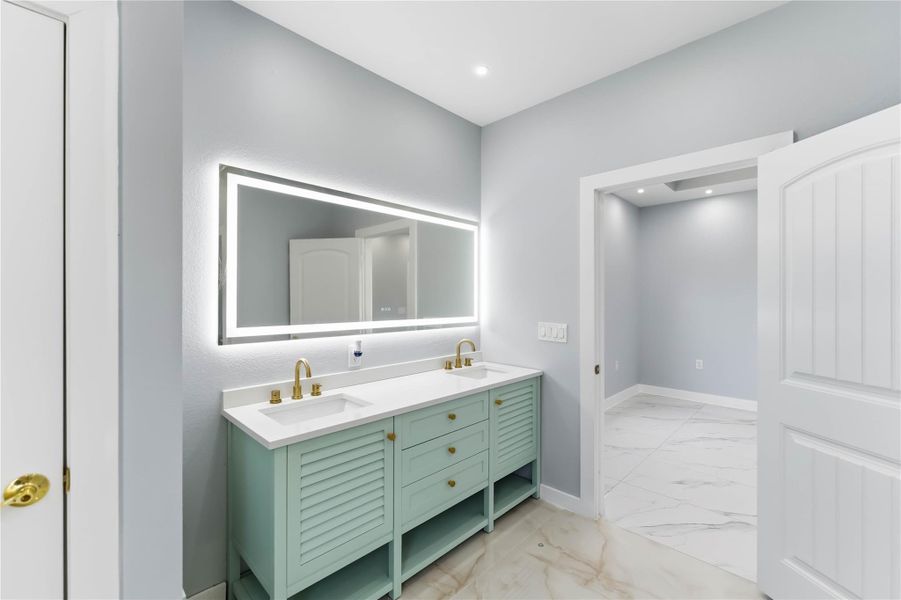 Dual sink in primary