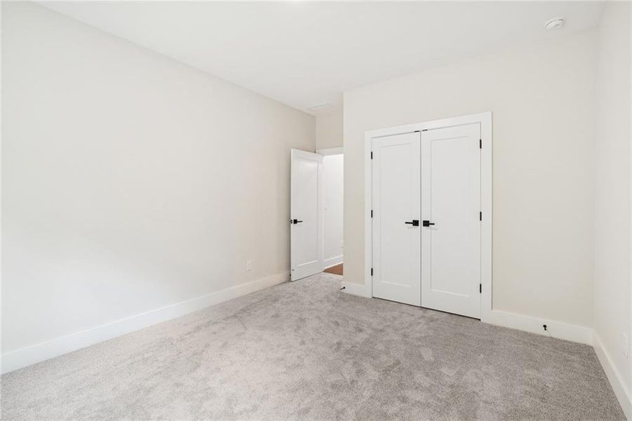 Spacious, unfurnished interior of a new home in Settingdown Farms, Cumming (Image 17).