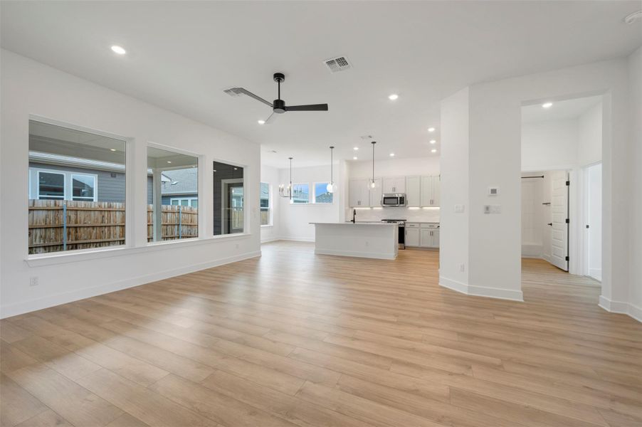 Family Room - Kitchen