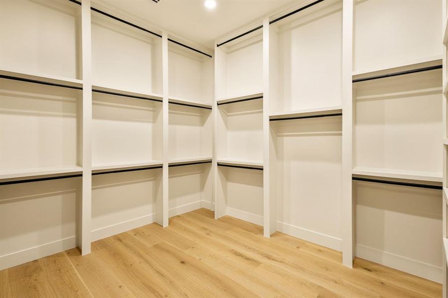 Spacious, unfurnished interior of a new home in , Dallas (Image 31).