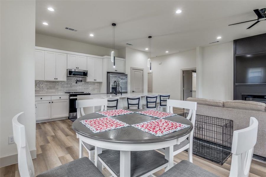 Furnished interior view inside a new home in , Dallas (Image 14).