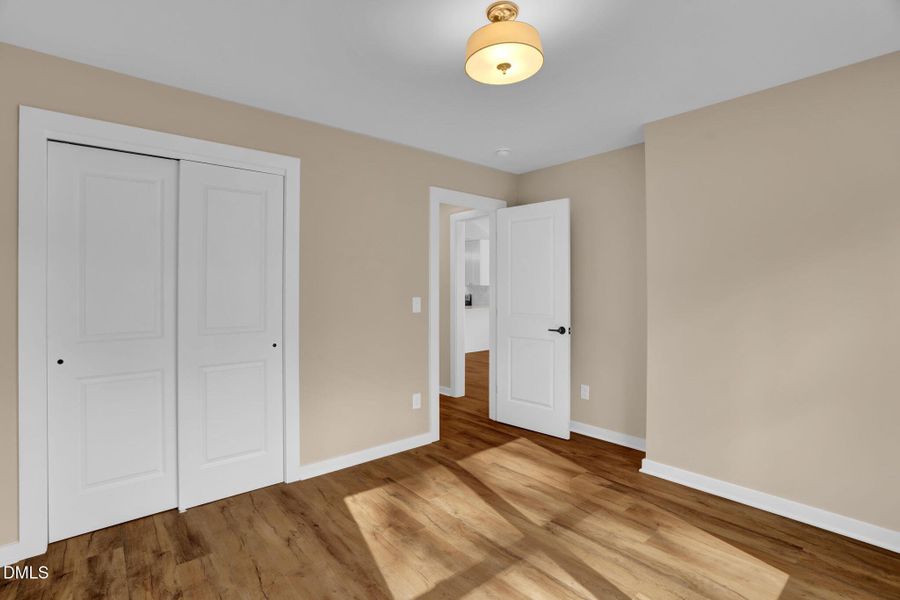 20-web-or-mls-230 N Melville St-20