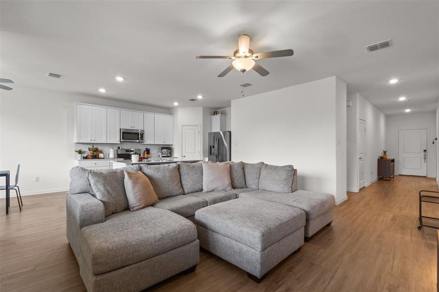 Furnished interior view inside a new home in Bridgewater, Princeton (Image 13).