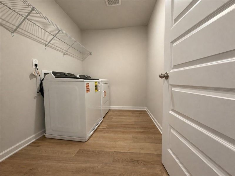 Spacious, unfurnished interior of a new home in Martin Springs - Estate Series, Lawrenceville (Image 27).